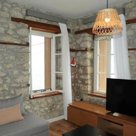 Apartment Crecian Water Front