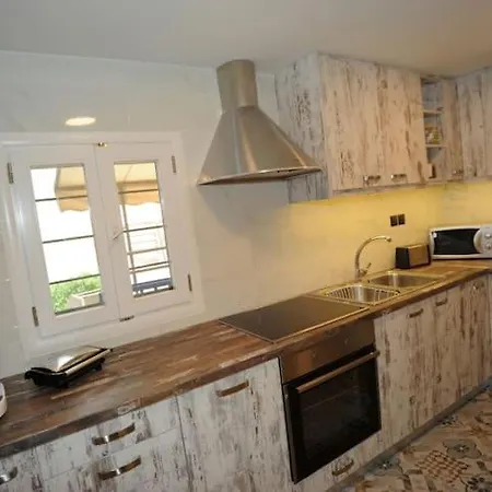 Crecian Water Front Apartment *