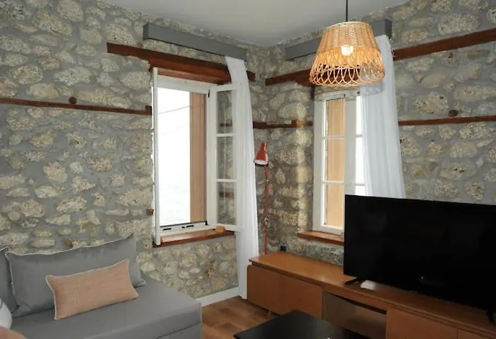 Appartamento Crecian Water Front